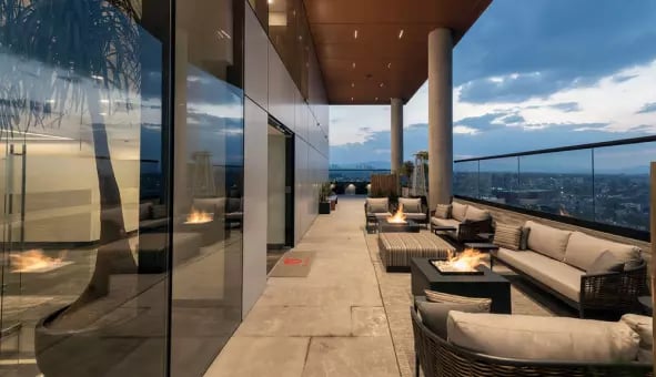 skylounge-uplace01