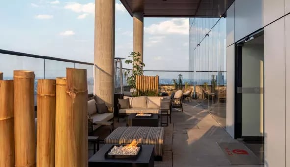 skylounge-uplace02